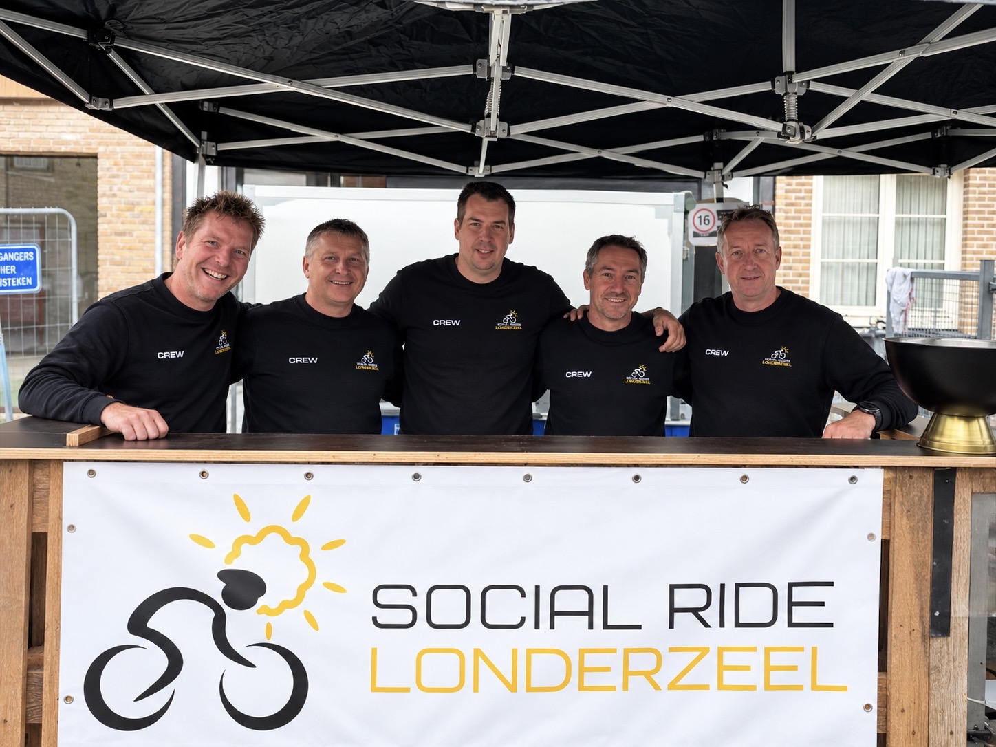De vijf bestuursleden van Social Riders Londerzeel